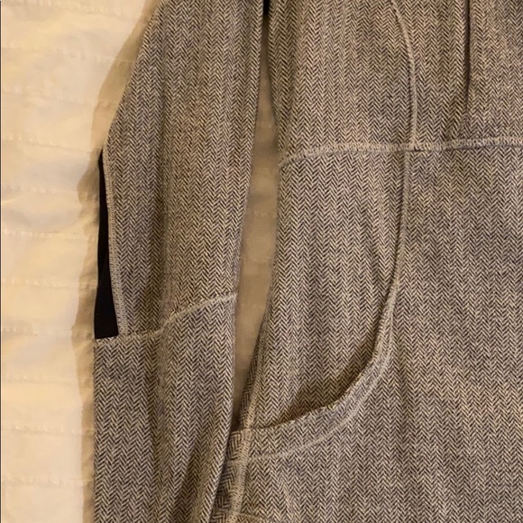 Lululemon Sweater - Picture 4 of 5